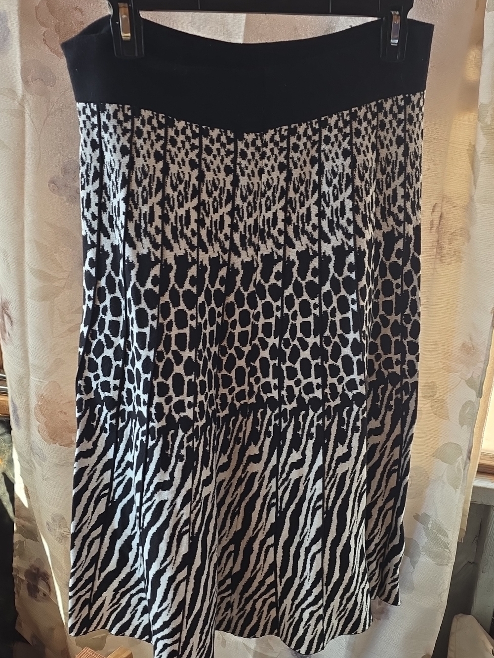 Kikit NWTvZebra Pattern Elastic Waist Midi Skirt